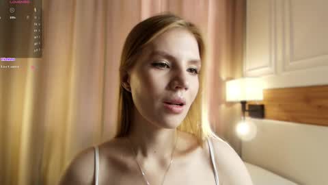 Snapshot of blondoll chatting on May 25, 1:22 am blondoll online show from May 25, 1:22 am