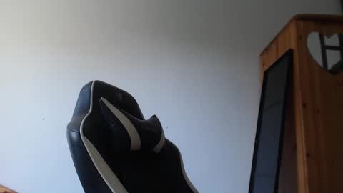 Snapshot of blondyelena chatting on May 21, 5:58 am blondyelena online show from May 21, 5:58 am