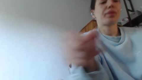 Snapshot of blondyelena chatting on June 7, 5:44 am blondyelena online show from June 7, 5:44 am