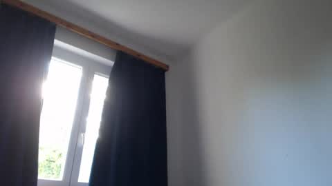 Snapshot of blondyelena chatting on June 15, 5:42 am blondyelena online show from June 15, 5:42 am