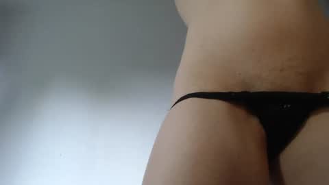 Snapshot of blondyelena chatting on July 27, 6:31 am blondyelena online show from July 27, 6:31 am