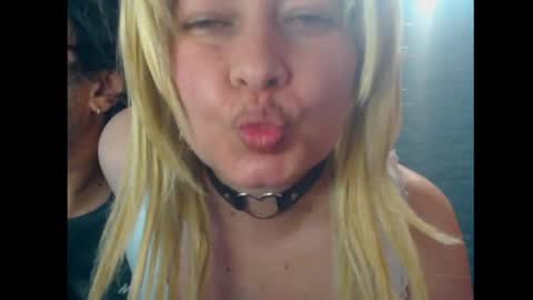 Snapshot of blontsex chatting on June 4, 10:05 pm Blontsex online show from June 4, 10:05 pm