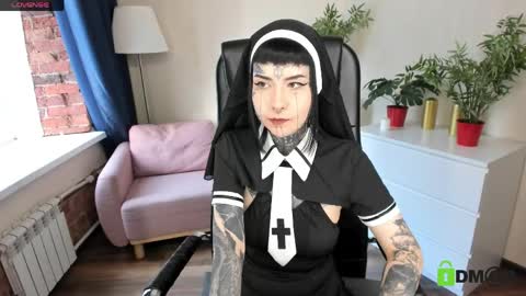 Snapshot of blood__mary chatting on June 5, 12:00 pm Mary online show from June 5, 12:00 pm