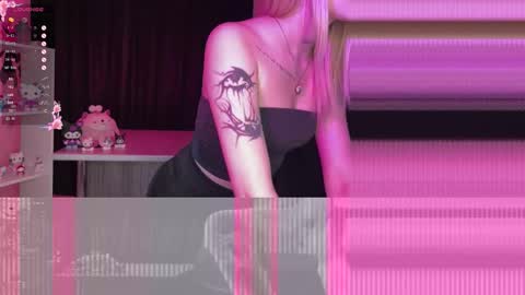 dear eva 3 online show from March 13, 5:19 pm