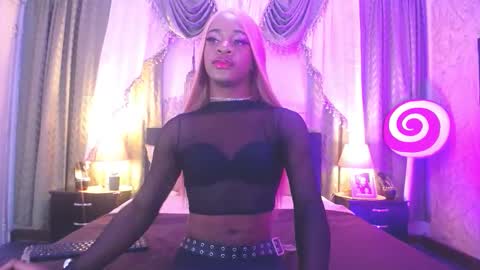 Snapshot of bloom_bbc chatting on January 11, 3:55 am bloom_bbc online show from January 11, 3:55 am