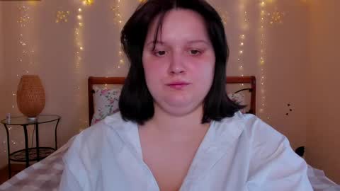 Snapshot of blossom_soniya chatting on May 2, 1:43 am blossom_soniya online show from May 2, 1:43 am