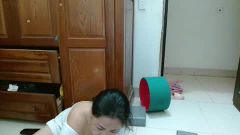 Snapshot of blowy079 chatting on October 14, 1:34 pm blowy079 online show from October 14, 1:34 pm