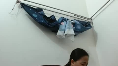 Snapshot of blowy079 chatting on November 19, 12:43 am blowy079 online show from November 19, 12:43 am