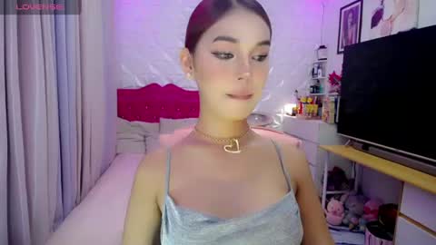 Snapshot of blue_aiveexx chatting on July 2, 2:11 am aivee online show from July 2, 2:11 am