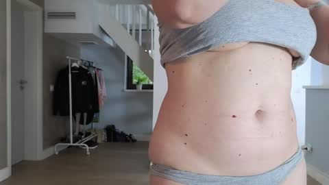 Snapshot of blue_angel_sweet chatting on May 23, 3:45 am blue_angel_sweet online show from May 23, 3:45 am