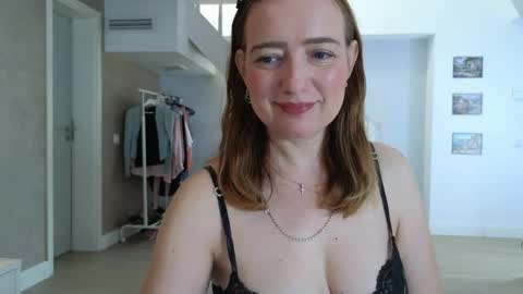 Snapshot of blue_angel_sweet chatting on June 4, 4:29 am blue_angel_sweet online show from June 4, 4:29 am