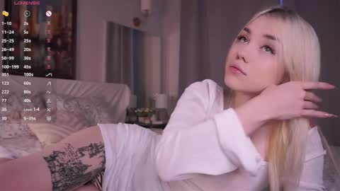 Adeline online show from December 20, 6:31 am