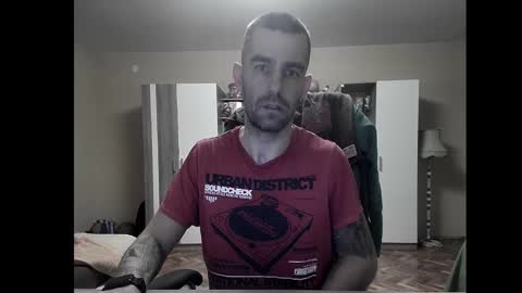 Snapshot of blue_eyed_wolf chatting on December 1, 7:47 pm Runaway online show from December 1, 7:47 pm