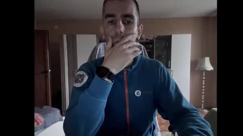 Snapshot of blue_eyed_wolf chatting on December 4, 12:58 pm Runaway online show from December 4, 12:58 pm