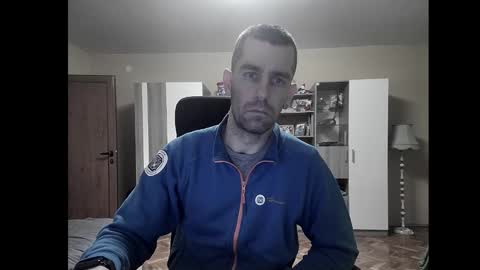 Snapshot of blue_eyed_wolf chatting on December 9, 3:33 pm Runaway online show from December 9, 3:33 pm