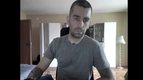 Snapshot of blue_eyed_wolf chatting on December 11, 7:31 am Runaway online show from December 11, 7:31 am