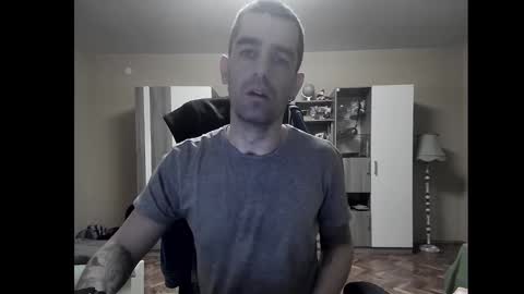 Snapshot of blue_eyed_wolf chatting on December 14, 8:08 pm Runaway online show from December 14, 8:08 pm