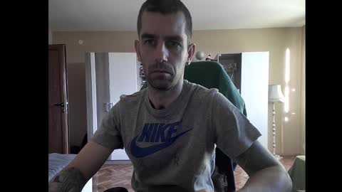 Snapshot of blue_eyed_wolf chatting on December 17, 1:38 pm Runaway online show from December 17, 1:38 pm