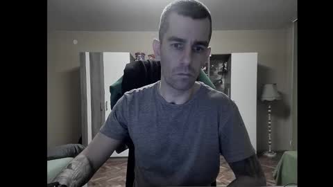 Snapshot of blue_eyed_wolf chatting on December 29, 7:43 pm Runaway online show from December 29, 7:43 pm