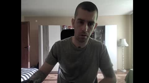 Snapshot of blue_eyed_wolf chatting on December 31, 8:48 am Runaway online show from December 31, 8:48 am