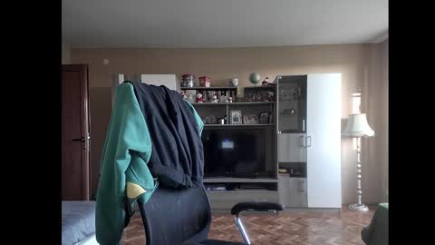 Snapshot of blue_eyed_wolf chatting on December 31, 2:25 pm Runaway online show from December 31, 2:25 pm