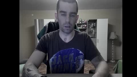 Snapshot of blue_eyed_wolf chatting on December 31, 10:45 pm Runaway online show from December 31, 10:45 pm