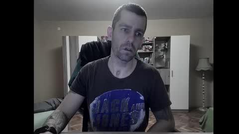 Snapshot of blue_eyed_wolf chatting on January 2, 7:29 pm Runaway online show from January 2, 7:29 pm