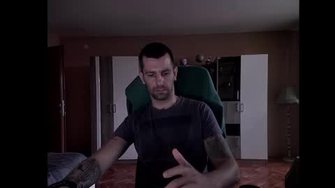 Snapshot of blue_eyed_wolf chatting on January 3, 2:08 pm Runaway online show from January 3, 2:08 pm