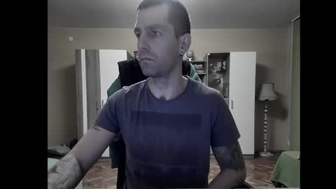 Snapshot of blue_eyed_wolf chatting on January 6, 7:35 pm Runaway online show from January 6, 7:35 pm