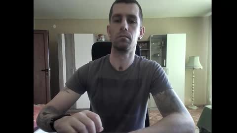 Snapshot of blue_eyed_wolf chatting on January 9, 12:30 pm Runaway online show from January 9, 12:30 pm