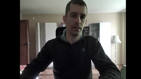 Snapshot of blue_eyed_wolf chatting on January 13, 8:58 am Runaway online show from January 13, 8:58 am