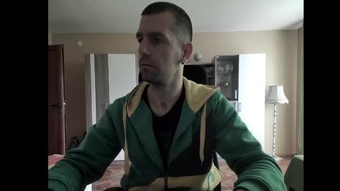 Snapshot of blue_eyed_wolf chatting on January 23, 8:04 am Runaway online show from January 23, 8:04 am