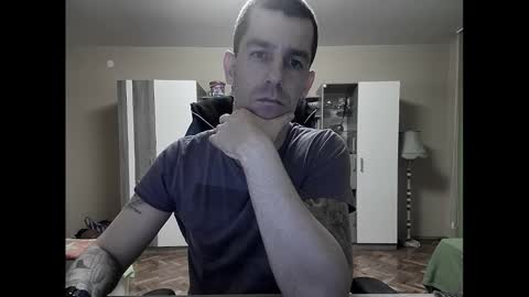 Snapshot of blue_eyed_wolf chatting on February 4, 8:59 pm Runaway online show from February 4, 8:59 pm