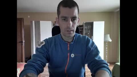 Snapshot of blue_eyed_wolf chatting on February 5, 12:38 pm Runaway online show from February 5, 12:38 pm