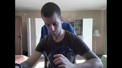 Snapshot of blue_eyed_wolf chatting on February 13, 8:48 am Runaway online show from February 13, 8:48 am