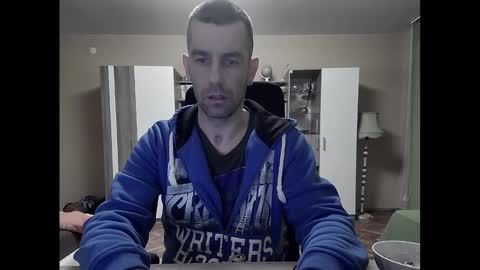 Snapshot of blue_eyed_wolf chatting on February 15, 7:39 pm Runaway online show from February 15, 7:39 pm