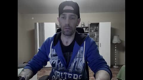 Snapshot of blue_eyed_wolf chatting on February 16, 8:22 pm Runaway online show from February 16, 8:22 pm