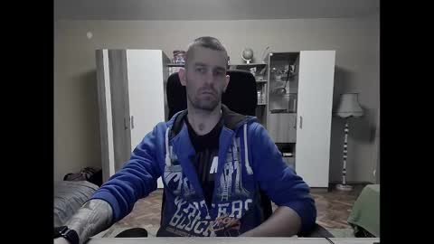 Snapshot of blue_eyed_wolf chatting on February 17, 3:31 pm Runaway online show from February 17, 3:31 pm