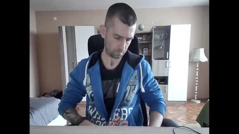 Snapshot of blue_eyed_wolf chatting on February 18, 2:59 pm Runaway online show from February 18, 2:59 pm