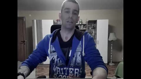 Snapshot of blue_eyed_wolf chatting on February 22, 3:58 pm Runaway online show from February 22, 3:58 pm