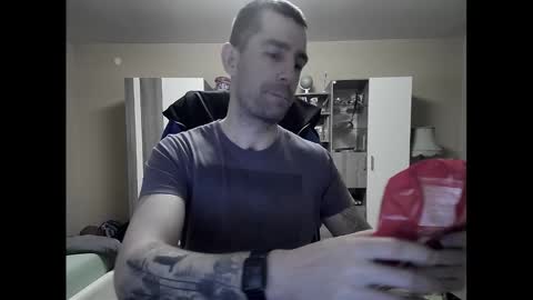 Snapshot of blue_eyed_wolf chatting on February 26, 8:44 pm Runaway online show from February 26, 8:44 pm