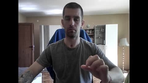 Snapshot of blue_eyed_wolf chatting on March 6, 9:47 am Runaway online show from March 6, 9:47 am