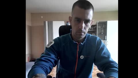 Snapshot of blue_eyed_wolf chatting on September 29, 2:00 pm Runaway online show from September 29, 2:00 pm