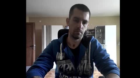 Snapshot of blue_eyed_wolf chatting on October 16, 11:22 am Runaway online show from October 16, 11:22 am