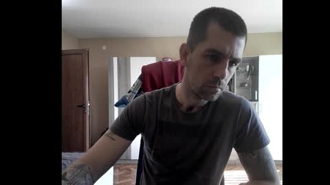 Snapshot of blue_eyed_wolf chatting on October 21, 8:26 am Runaway online show from October 21, 8:26 am