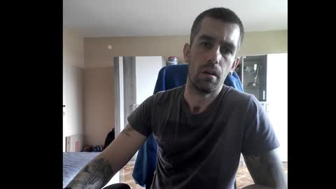 Snapshot of blue_eyed_wolf chatting on October 24, 1:29 pm Runaway online show from October 24, 1:29 pm