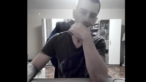 Snapshot of blue_eyed_wolf chatting on November 8, 7:23 pm Runaway online show from November 8, 7:23 pm