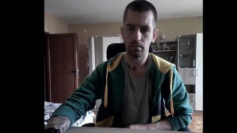 Snapshot of blue_eyed_wolf chatting on December 16, 7:13 am Runaway online show from December 16, 7:13 am