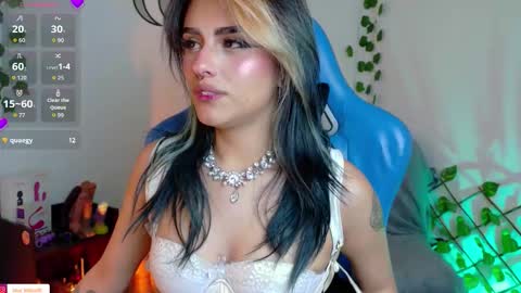 blue_kittenn online show from September 13, 6:35 am