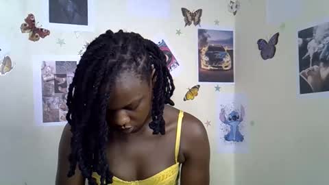 blue_savagee online show from December 18, 4:35 pm